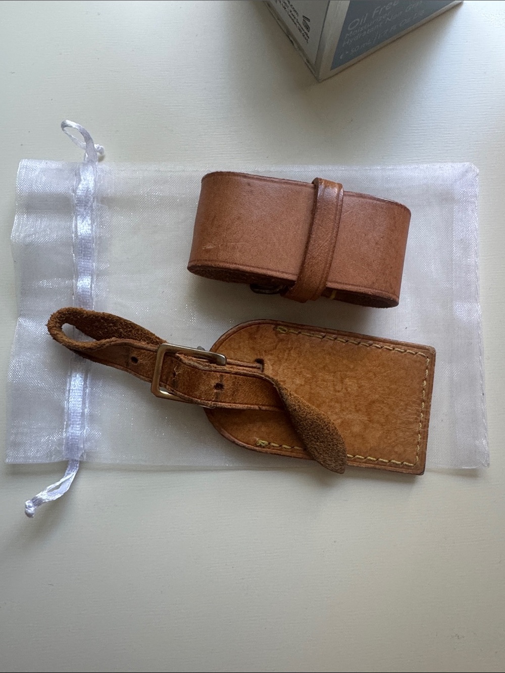 Louis Vuitton Leather Luggage Tag and poignet Set - Picture 2 of 2
